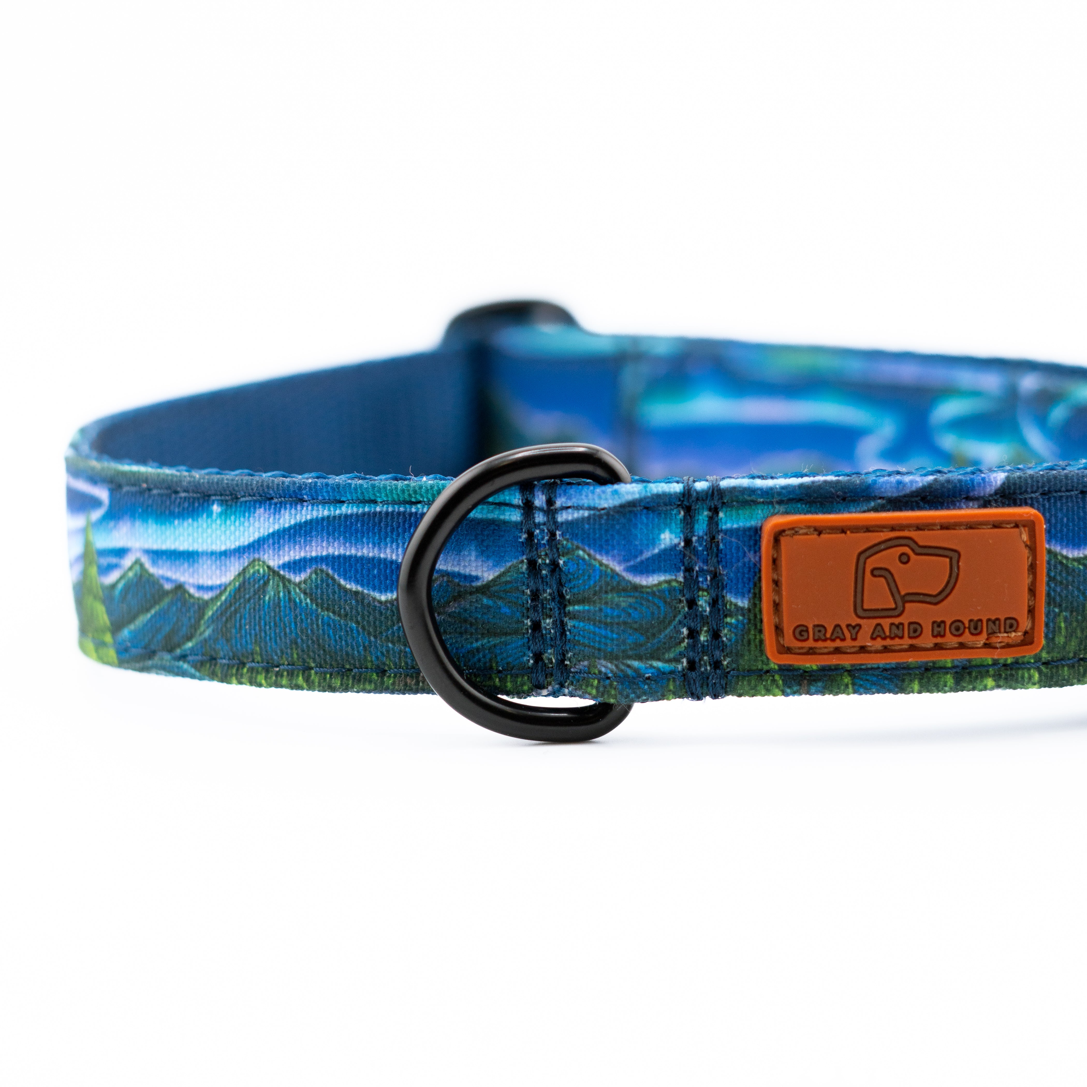 Luminous Peaks Collar